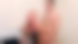 Agent immobilier baisé et arrosé du fion