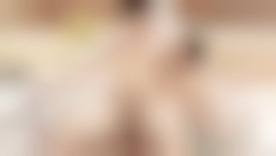 Deux mecs s'éclaboussent