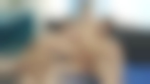 Caresses intimes à trois