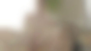 Deux gars bien montés se tripotent