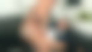 Damon limé par Logan