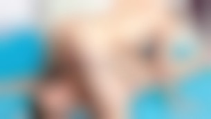 Petit trou inondé de sperme