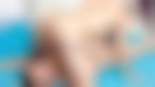 Petit trou inondé de sperme