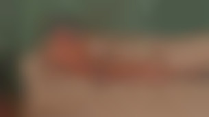 Un beau mec musclé branle sa queue XXL